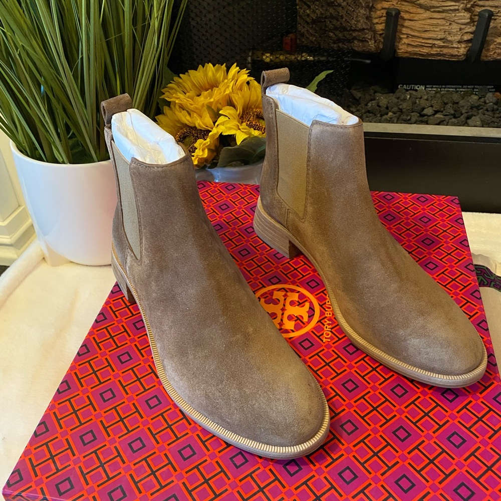 ✨NIB✨Tory Burch Suede Chelsea Ankle Boots